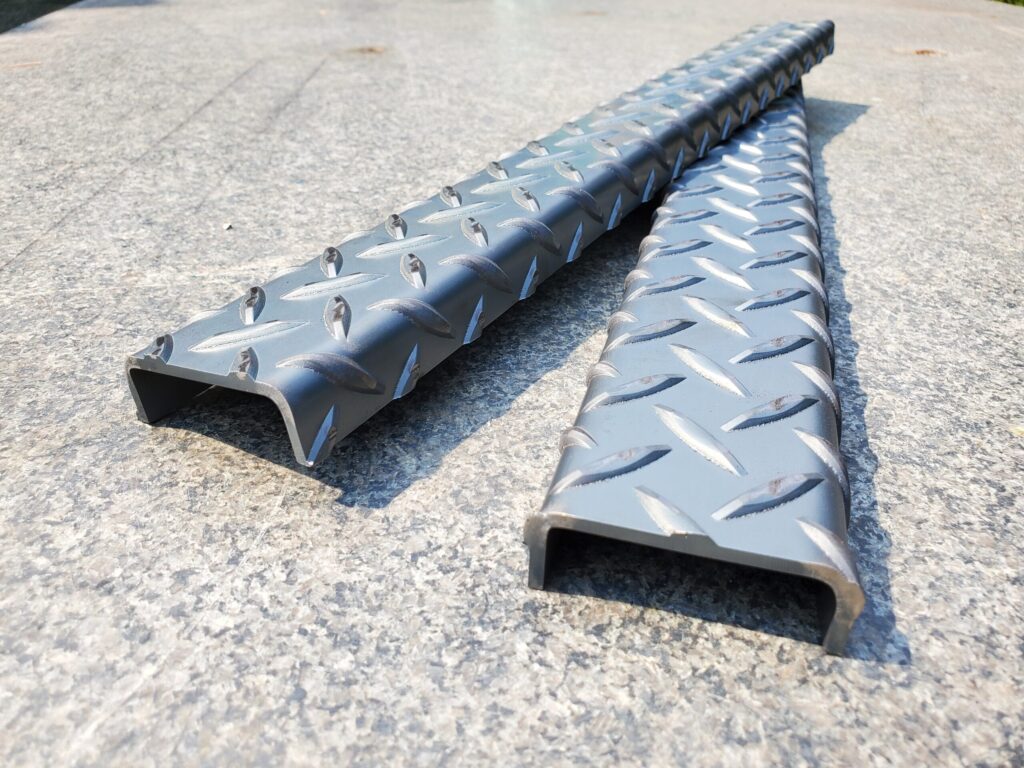 SS-縞板-3.2T 曲げ物